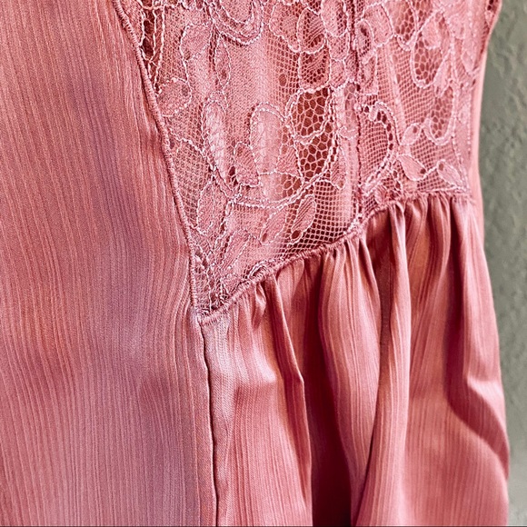 NWT Love Stitch Kaylee Satin Blouse Vintage Rose S - Picture 10 of 15